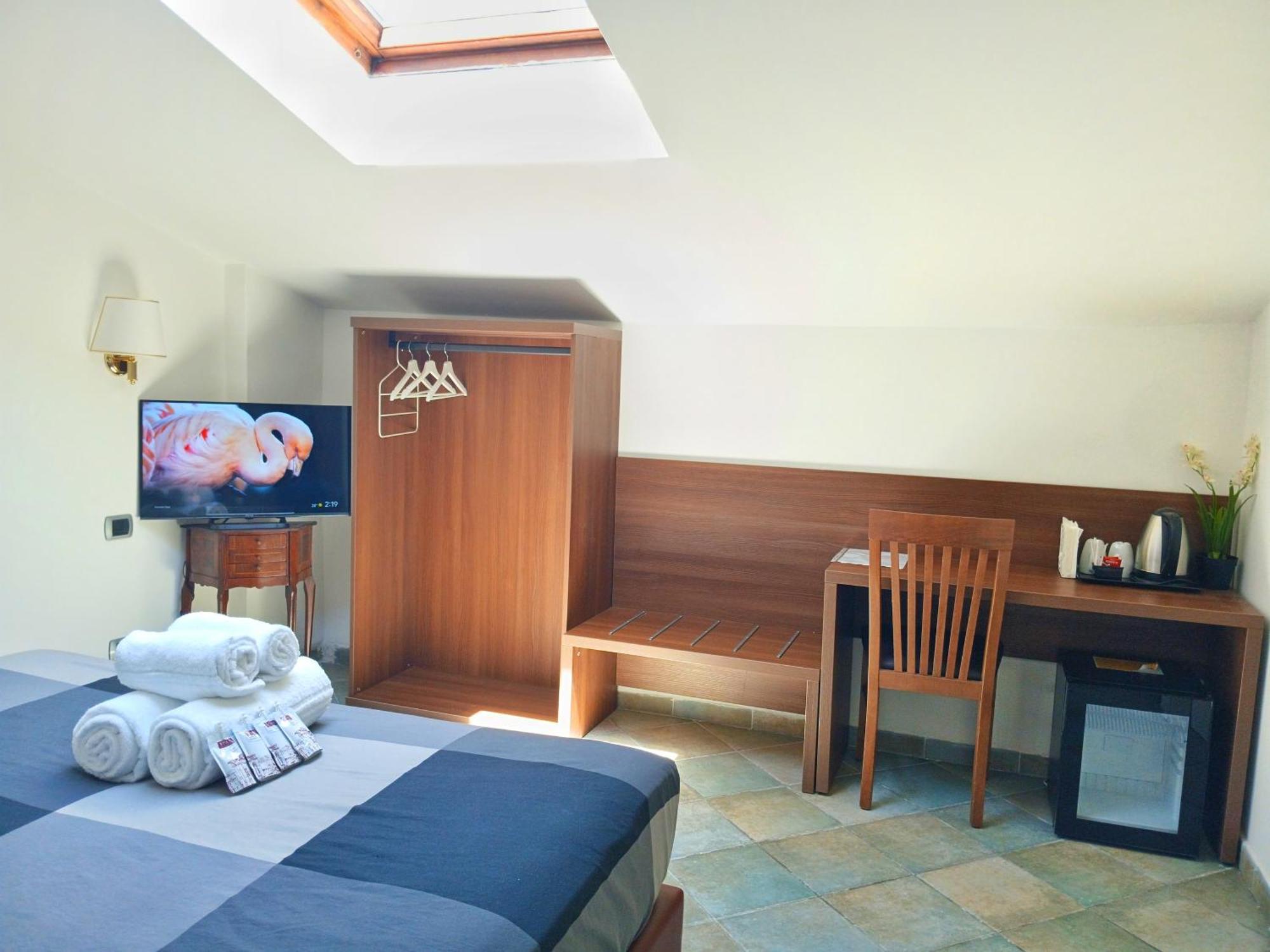 Отель Attic Garden Рим Экстерьер фото