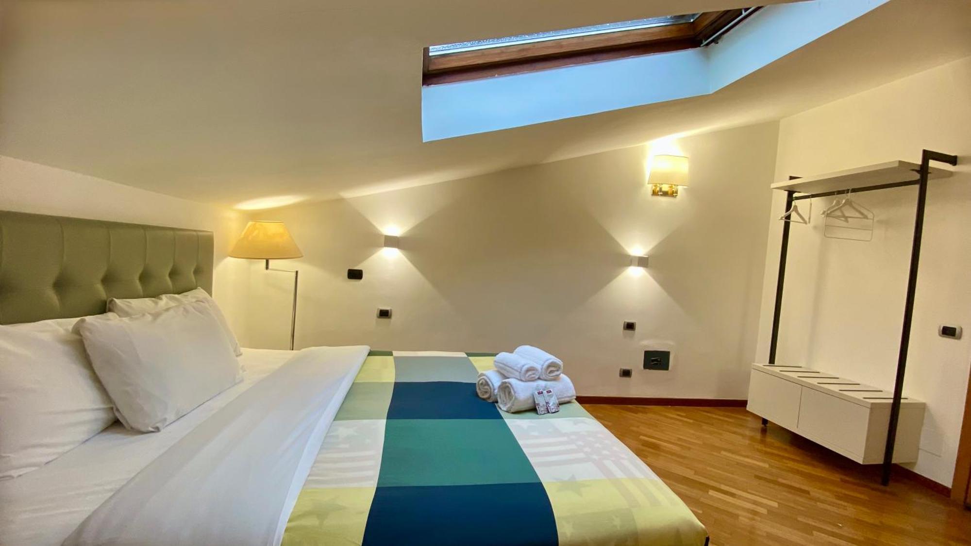 Отель Attic Garden Рим Экстерьер фото